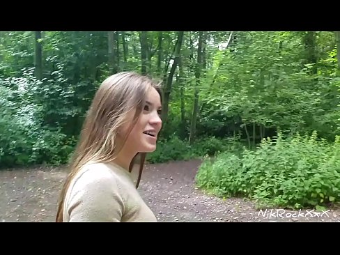 ❤️ Evelinari toki publiko batean izorratzen genuela proposatu nion! Baietz esan zuen. Orduan ipurdian izorratu eta ahoan esperma. Orduan bere burua haserretu zen. ️❌ Kalitatezko sexua gugan ☑