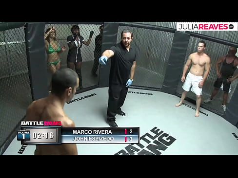 ❤️ Ultimate Fighter-ek zenbakizko neska bat izorratzen du ringean borroka baten ondoren ️❌ Kalitatezko sexua gugan ☑